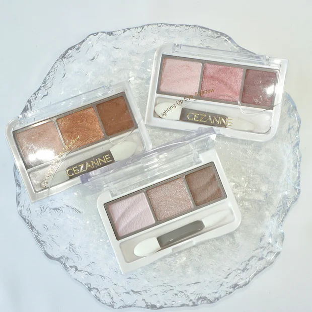 【セザンヌ 新色】ライティングアップアイシャドウ 03 シェルグレージュがブルベに推し！既存色もまとめて全色レビュー