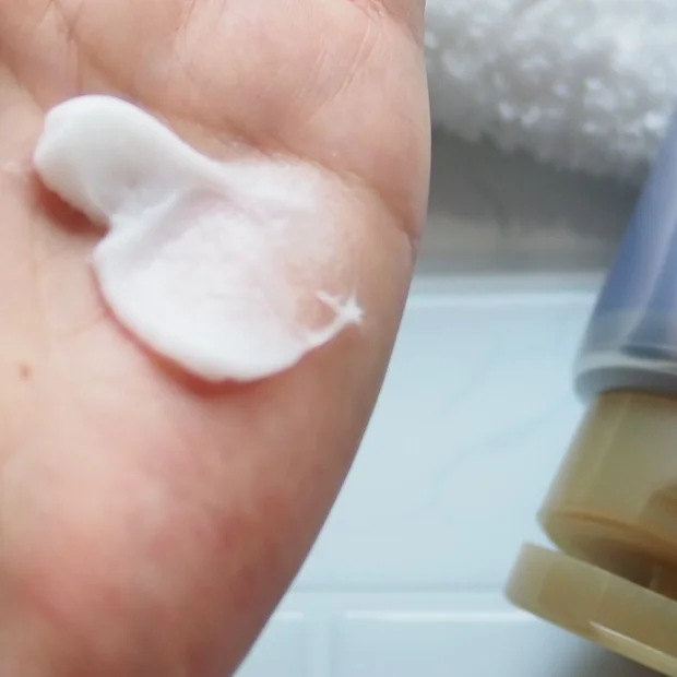 【髪も乾燥対策】保湿で冬もしっとりストレート！40代以上におすすめヘアケアアイテム8選