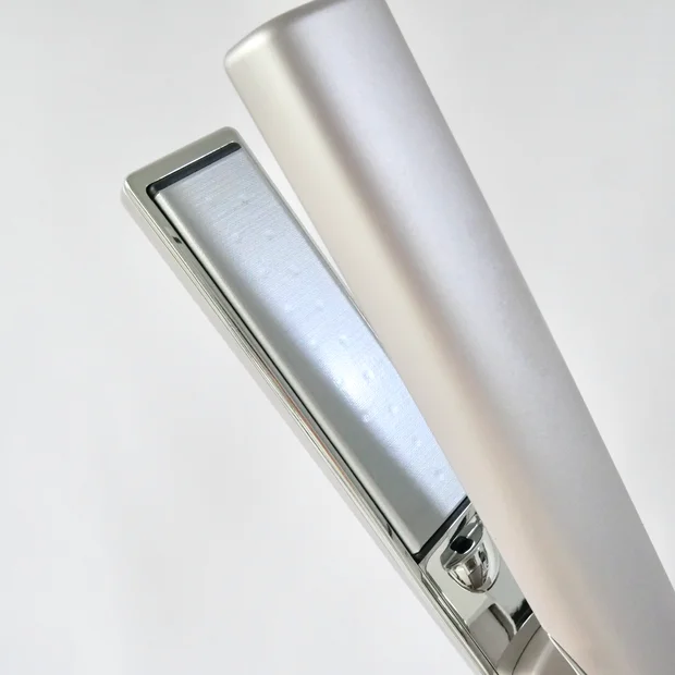 【ケアレクト】驚きのビフォーアフター！プリュスオーからストレートアイロンが登場♪サロン帰りのシルク髪に♡