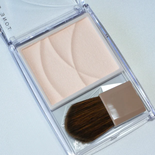 【セザンヌ くすみパウダー】バズりすぎ！トーンフィルターハイライトを徹底レビュー！使い方や似てるアイテムも探してみた