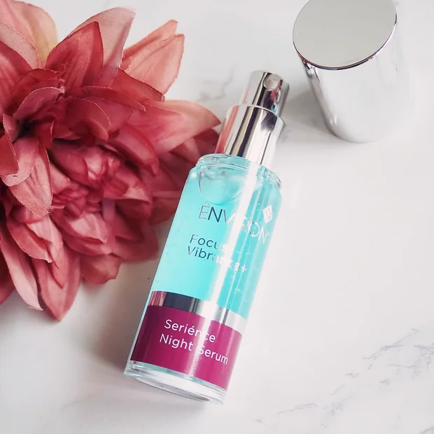 猛暑の夏にイチオシ！夜用美容液「エンビロン セリエンスナイトセラム」で快適エイジングケア