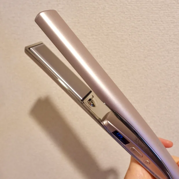 髪に優しくツヤツヤストレートに♪「ケアレクト スムースケアアイロン 25mm」✨