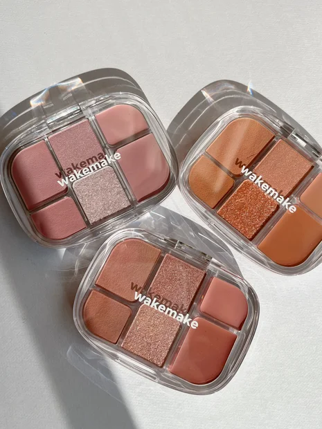 WAKEMAKE ソフトシアーマルチパレット｜アイシャドウもチークもこれひとつ！もちふわタッチな韓国コスメで叶える抜け感デイリーメイク