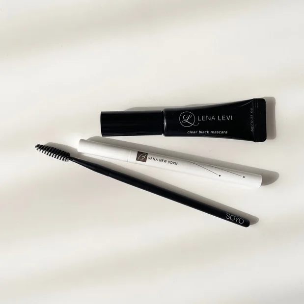 サナ ニューボーン新作リキッドアイブロウ＆SOYOブラシなど眉メイク必須の愛用コスメ公開！