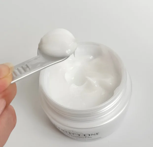 【パーフェクトワン】美白ケアも保湿もこれ１つ！大人肌に寄り添うオールインワンジェル