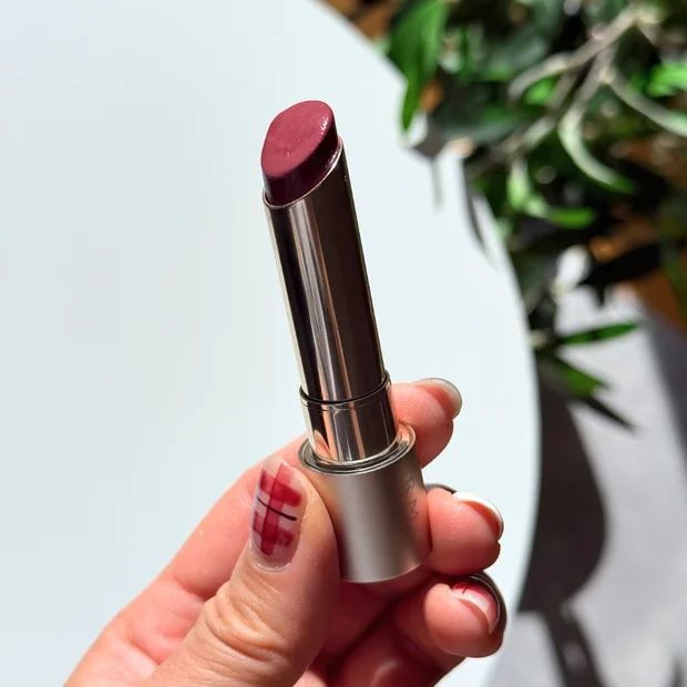 【デパコスVSプチプラ】落ちない飲み会リップを比較！RMKとケイト、どちらが落ちにくい？