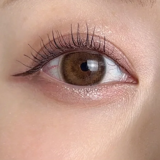 【ジルスチュアート】「なんとなく塗っても可愛い」が叶う、まろやか抜け感アイシャドウをレビュー