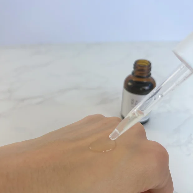 【毛穴・くすみケアに】ケアナボーテ VC10美容液で、つるんと透明感あふれる肌へ！
