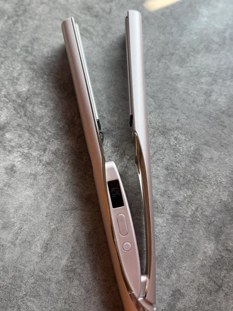 癖毛さんに朗報！サロン帰りのクオリティーヘアアイロン「ケアレクト」