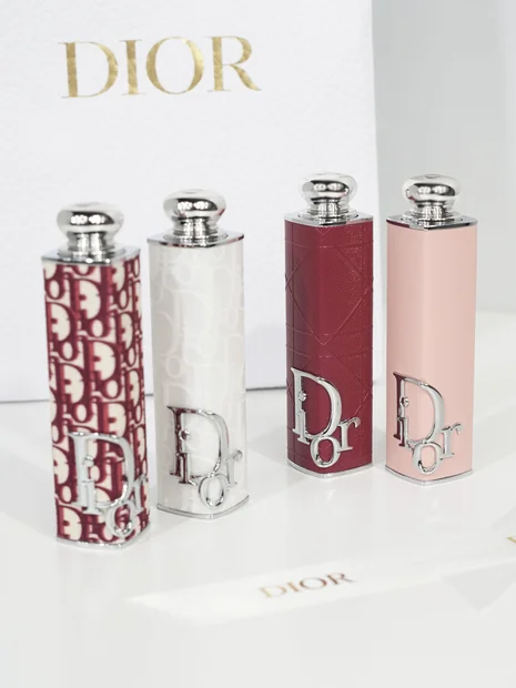 【新作・数量限定】Dior アディクトリップスティックの限定色&ケースをスウォッチ。4/14全国発売。限定のバーガンディーオブリークに注目。