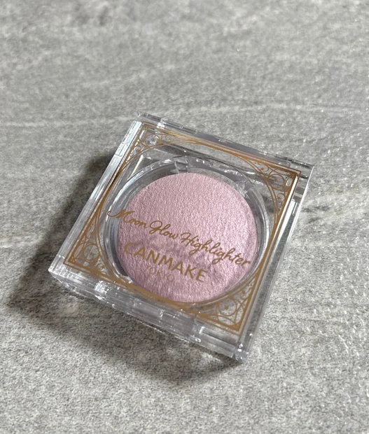 【キャンメイク】新色ムーングロウハイライター 03ムーングロウライラック含む全色をスウォッチ付きでご紹介♪