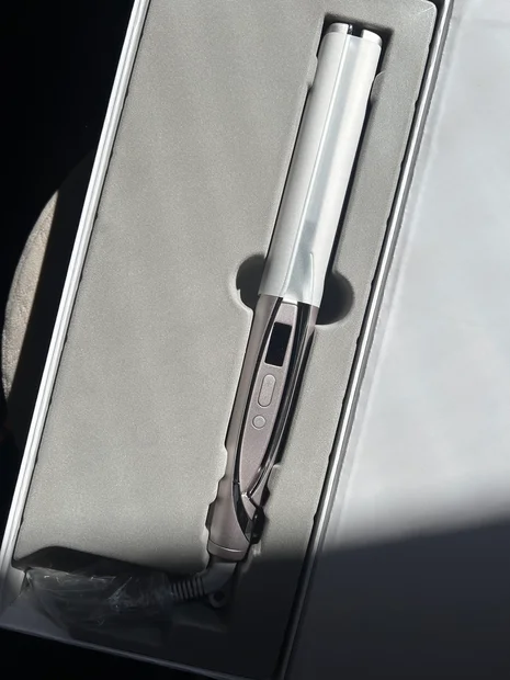 短い髪もしっかりキャッチ！艶髪叶う【ケアレクト by プリュスオー スムースケアアイロン】