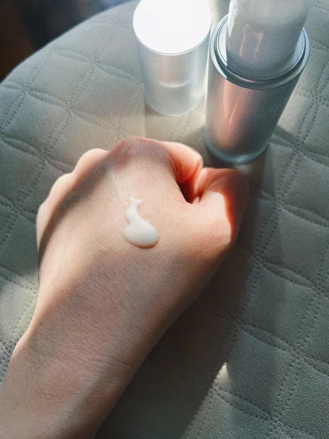 どんな肌質でも心地よく、『エテルナム セラム』で時のない肌へ。