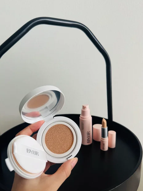 【ByUR(バイユア)】のベースメイクアイテムで作るツヤ美肌！セラムフィットシリーズの魅力を解説◎
