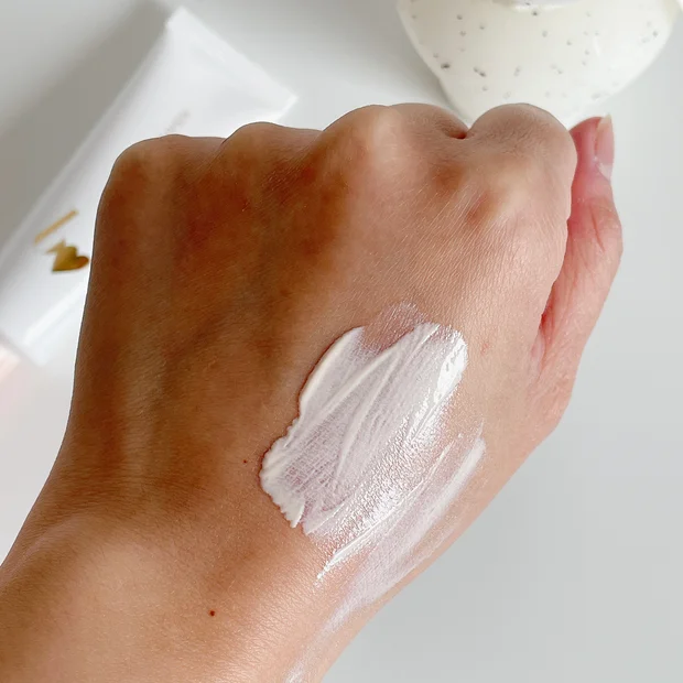 【ビーアイドル新作】吉田朱里さんが4年をかけて作った「愛されベース」「愛されファンデ」がついに登場！色選びのポイントや手持ちファンデとの比較あり