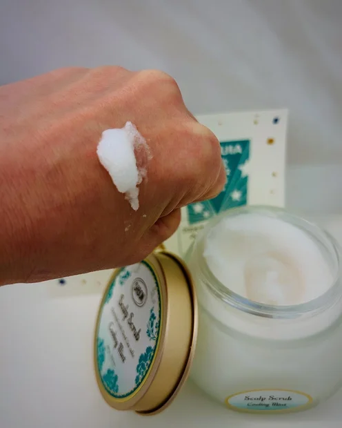 美髪を目指すなら頭皮ケア！！
SABONの名品ヘッドスクラブ！！