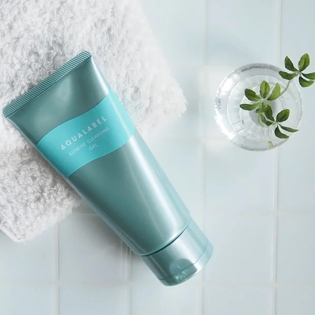 【バズリコスメ】角栓溶かして毛穴丸洗い!? 「アクアレーベル エステ洗顔ジェル」の効果的な使い方