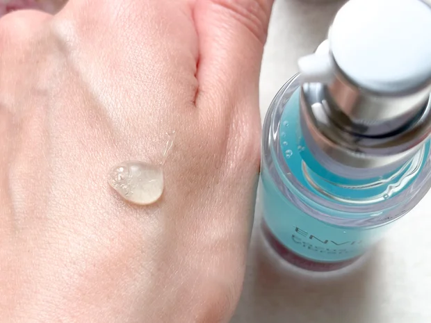 【エンビロン初の夜用美容液】外的ストレス*から解放されたナイトケアを。