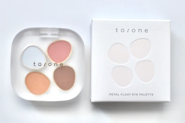 【to/one 新作コスメ】ペタル フロート アイパレットに夏の新色が登場！05 Lagoon Sunset