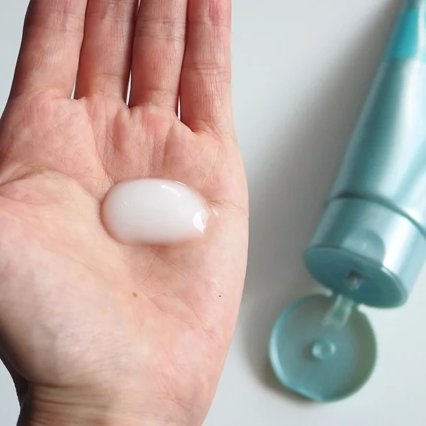 【バズリコスメ】角栓溶かして毛穴丸洗い!? 「アクアレーベル エステ洗顔ジェル」の効果的な使い方