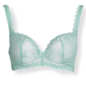 ブラジャー ¥12100／リアンジェ神宮前店（チェスニービューティー）