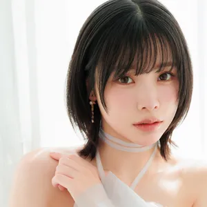 声優Liyuu写真集「ヒトミ」オフショット①