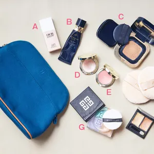 遼河はるひさんのポーチの中身①