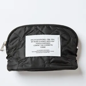 マキア　佐藤ありさ　ポーチの中身　FORME