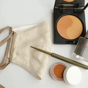 【秋のマスクメイク】リネンマスク×アースカラーメイク