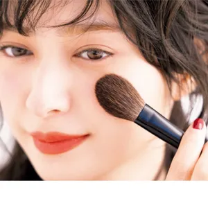 2 横だ円形に青みピンクを