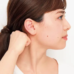 顔　たるみ　胸鎖乳突筋