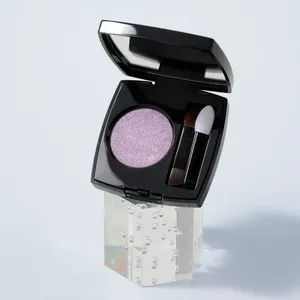 ブルベ夏　おすすめ　シャネル オンブル エサンシエル 257 グリ ローズ