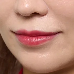 クリスマスコフレ 2025　YSL ラブシャイン リップスティック 218　塗ってみた