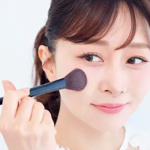 石井美保さんの「崩れないベースメイク」を実況中継。使用アイテム&ツールも全部見せ！