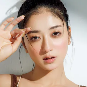 みちょぱが纏うテラコッタメイク！NAYA流・夏映えフェイスの作り方