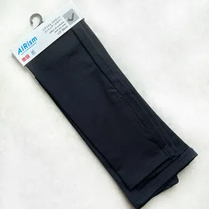 ユニクロ　エアリズムUVカットメッシュアームカバー