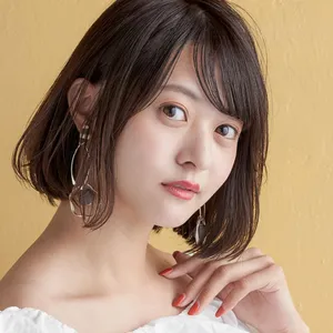 ストレートアイロンで仕上げる、大人に似合う黒髪ニュアンシーボブ