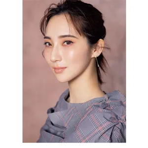 レディな美人細眉なら、横顔も引き立つ