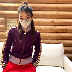 山本舞香　家政夫のミタゾノ　オフショット　ラッキーカラーの衣装