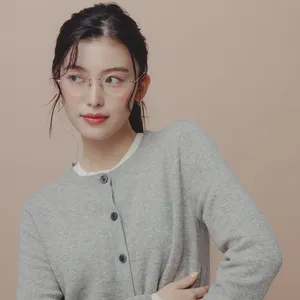 ユニクロ　UNIQLO　カシミヤニット　メリノリブタートルネックセーター　ミュートメイク