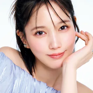 本田 翼さんが今頼りにするのは、ハリ・弾力系スキンケア。愛用5品をたっぷりレコメンド