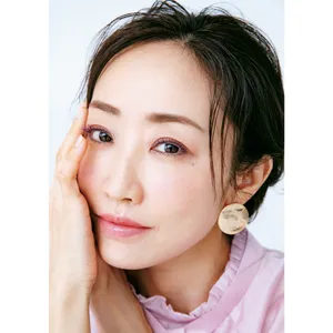 カラーマスカラはあえての 細眉で主張を抑える