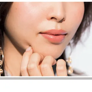 ベージュがかった柔らかなミルキーカラーでまとめて