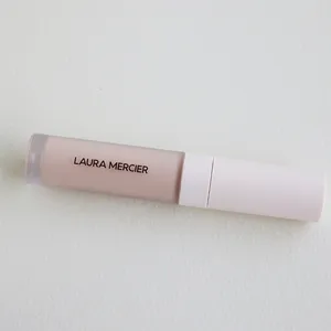 ローラ メルシエ リアル フローレス ウェイトレス パーフェクティング コンシーラー