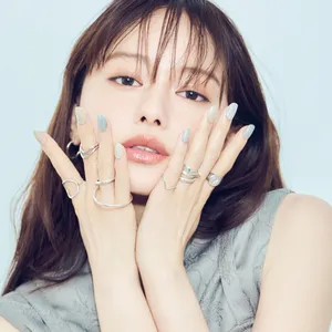 山本舞香　夏ネイル×シルバーリング　ネイルデザイン