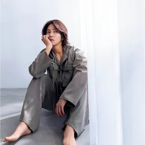 山下智久 インタビュー マキア MAQUIA 12月号 座りカット