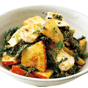 春菊とリンゴ、カマンベールチーズのごま和え