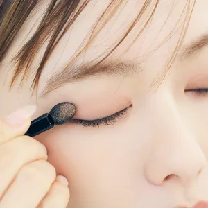 リップが主役の白湯メイクにおすすめアイメイク HOWTO 山本舞香