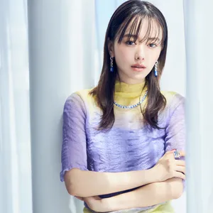 山本舞香さんがタイで人気の「スワイメイク」でメリハリ美人顔に