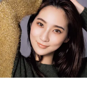 キャッチーな太眉で大人フレッシュ！